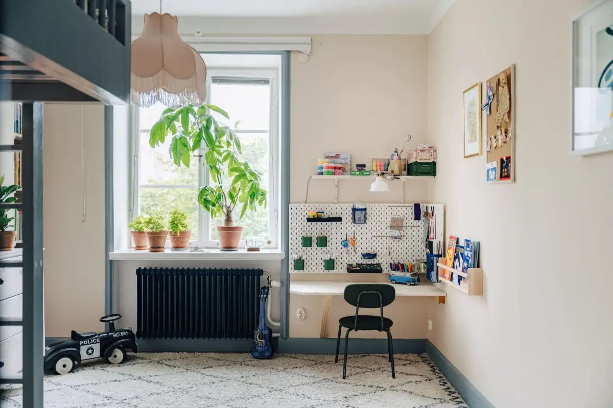 A Scandi Apartment with Bright Color Pops and a Beautiful Courtyard Terrace 25 soder15