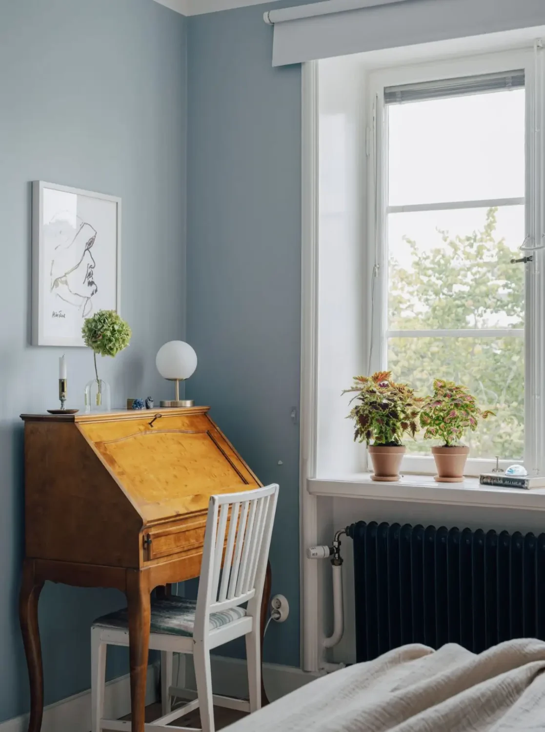 A Scandi Apartment with Bright Color Pops and a Beautiful Courtyard Terrace 21 soder18