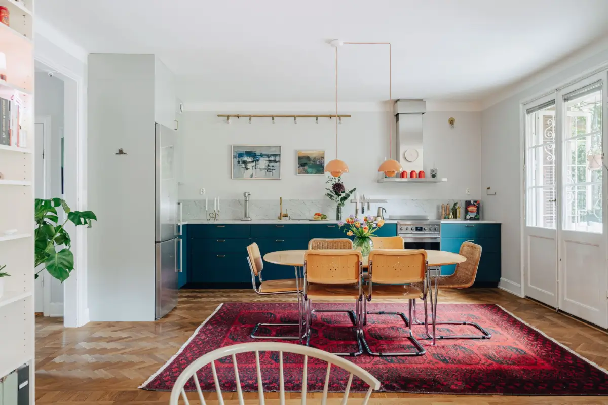 A Scandi Apartment with Bright Color Pops and a Beautiful Courtyard Terrace 2 soder26