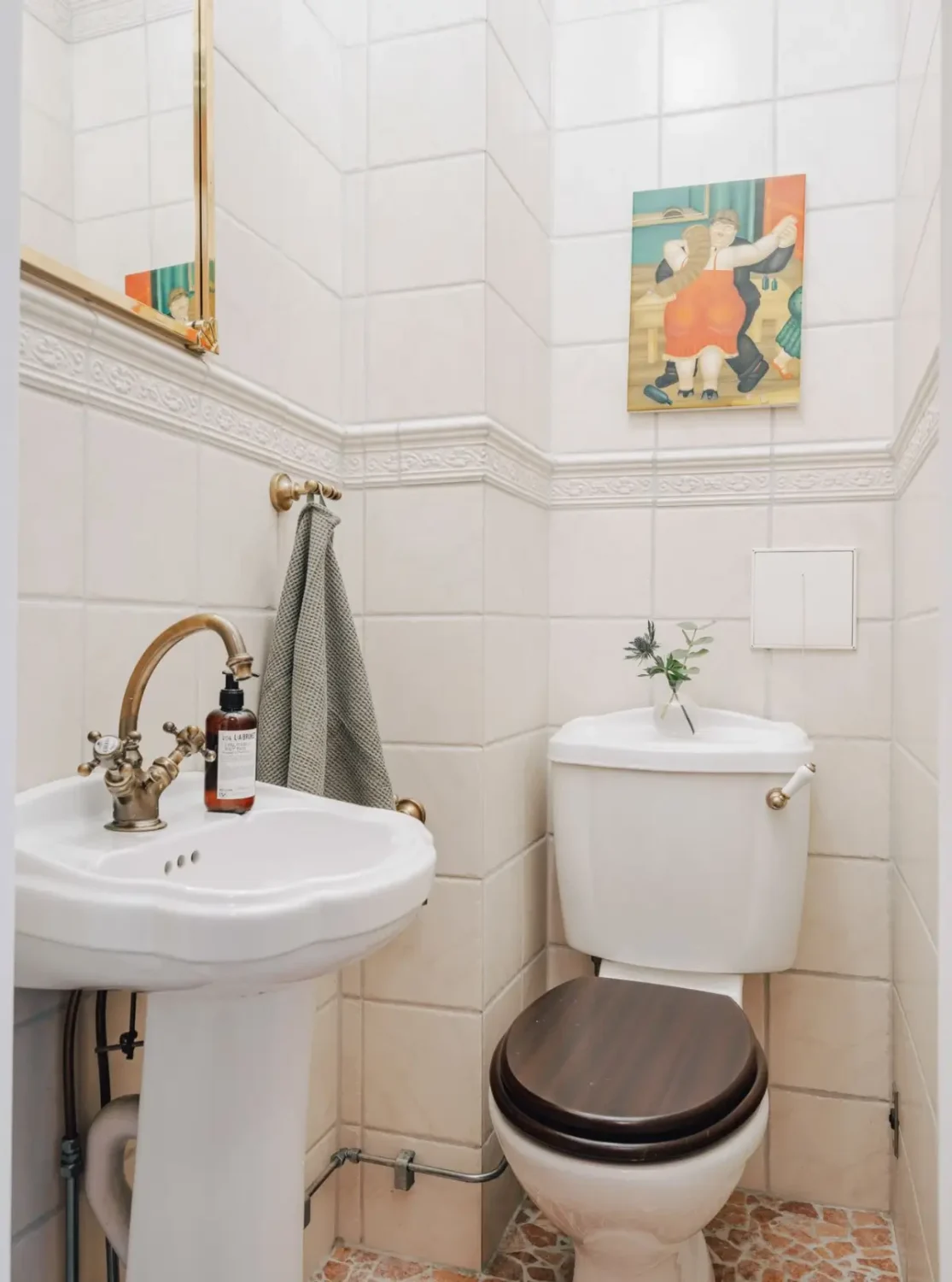 A Scandi Apartment with Bright Color Pops and a Beautiful Courtyard Terrace 29 soder7 A Scandi Apartment with Bright Color Pops and a Beautiful Courtyard Terrace