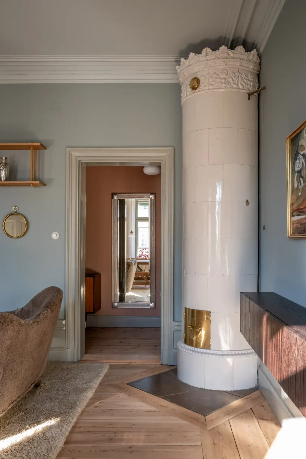 Historic Elegance and a French-Style Kitchen and Bathroom in a Stockholm Apartment 6 swedish fireplace