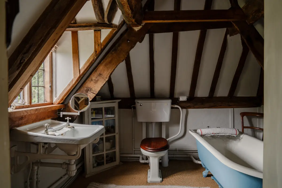 A Georgian Country House Packed with Historical Features 18 the-ford-manor5