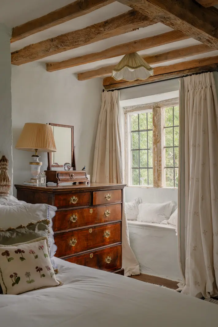 A Georgian Country House Packed with Historical Features 19 the-ford-manor6