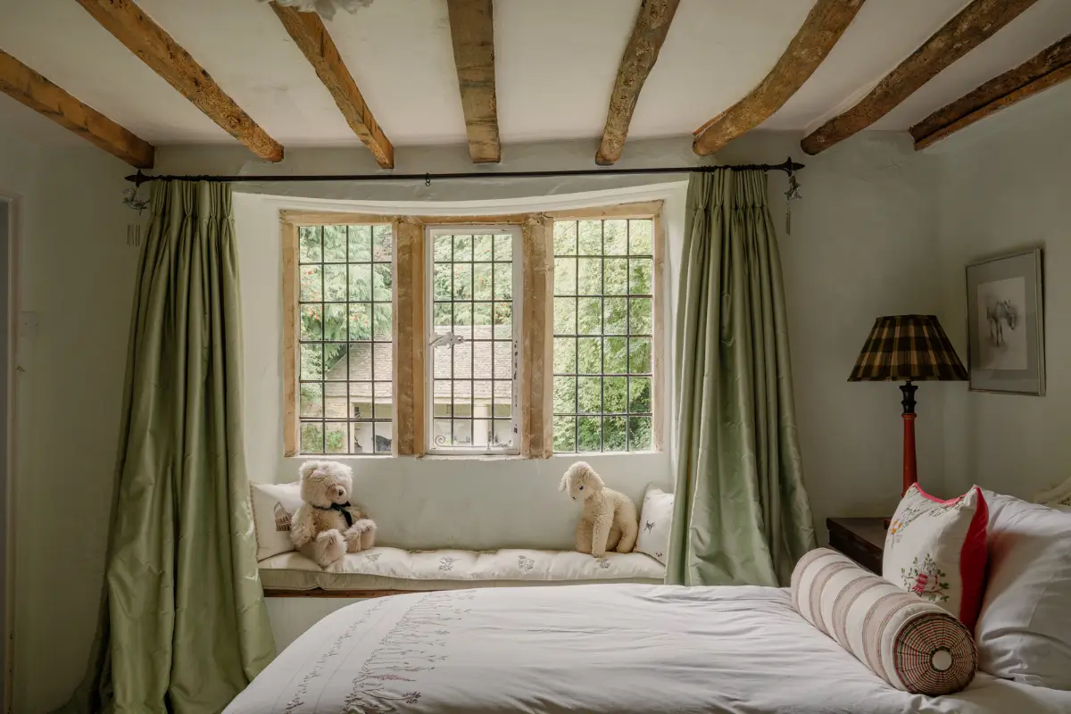 A Georgian Country House Packed with Historical Features 16 the-ford-manor8