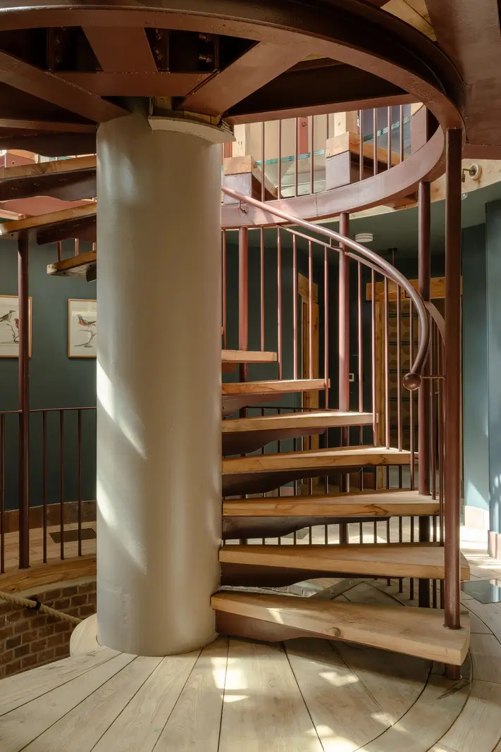 the roundhouse england7