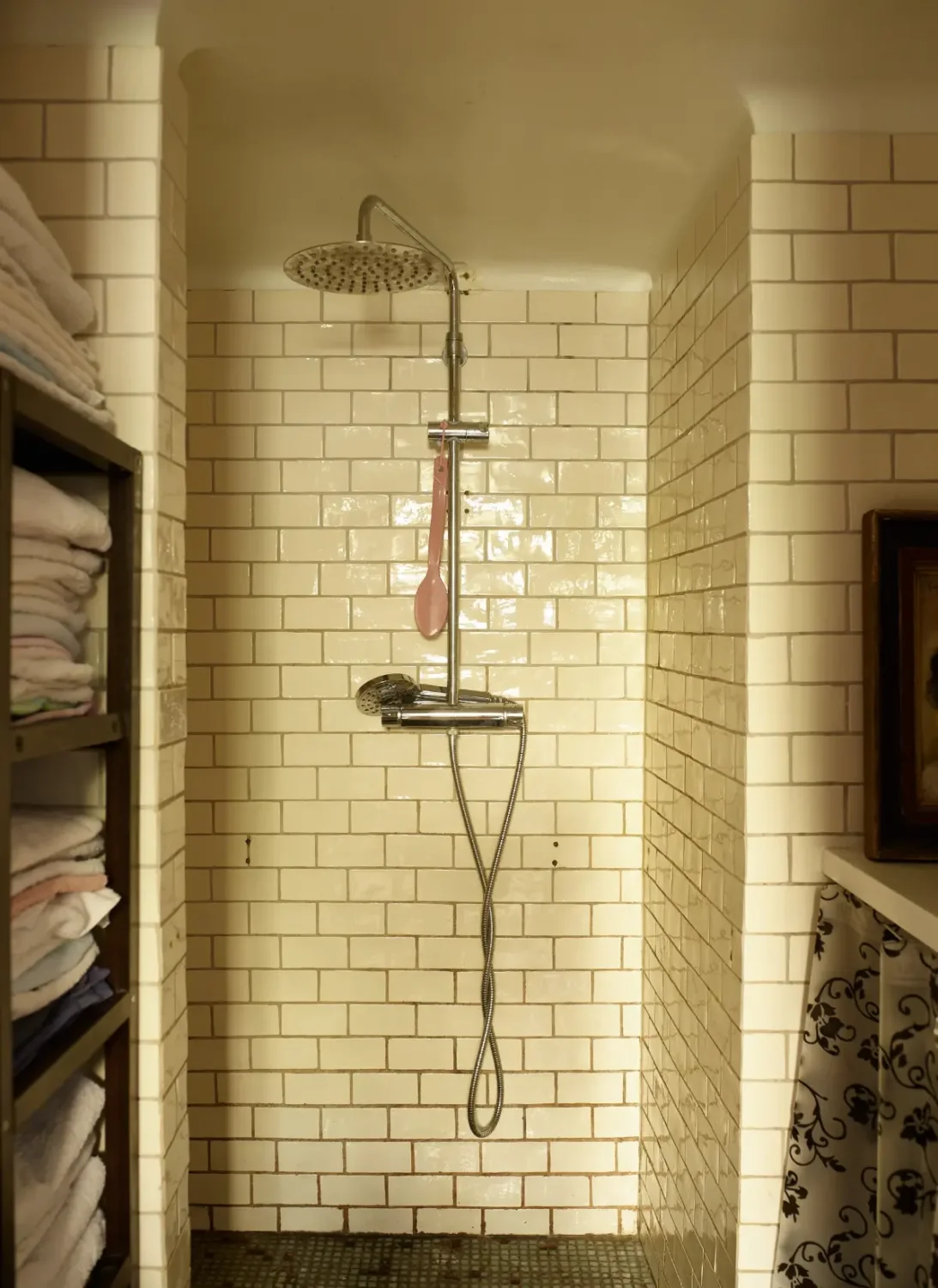 A Well-Preserved 1920s House with a Green Kitchen in Stockholm 28 tiled shower