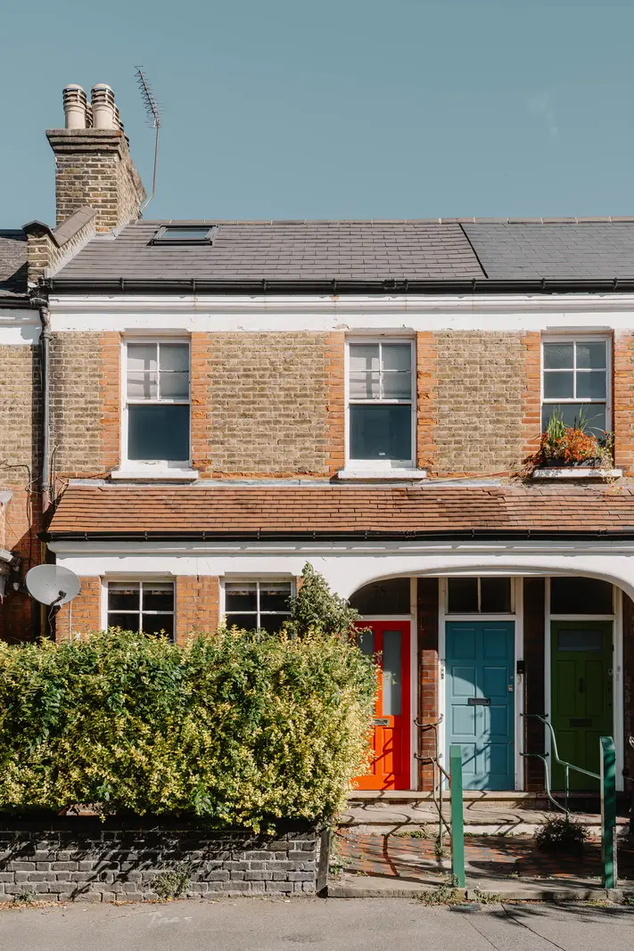 Shades of Blue and Original Details in a Victorian Garden Apartment 16 victorian terrace house