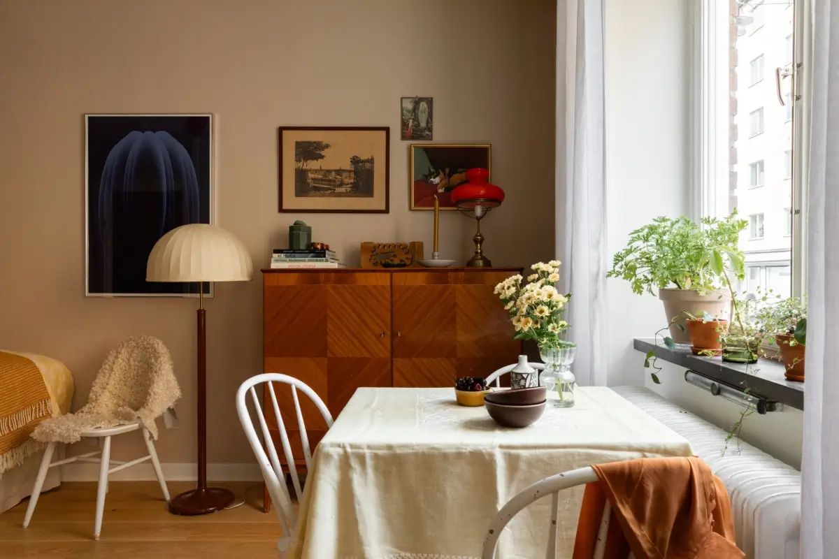 A Warm Beige Studio Apartment with a Butter-Yellow Kitchen 9 warm-beige-studio-apartment-yellow-kitchen-nordroom16