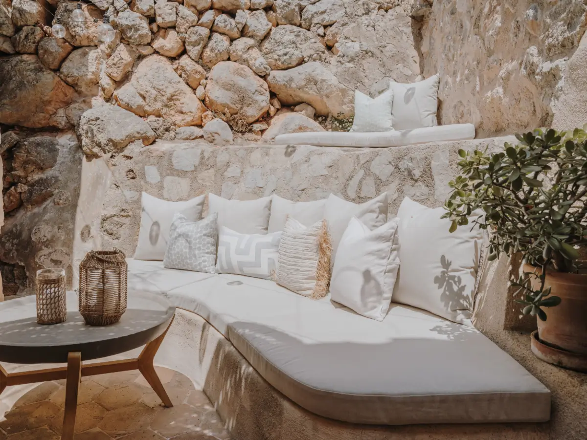 A Deià Home with Historic Character, Natural Materials, and a Charming Terrace 40 c