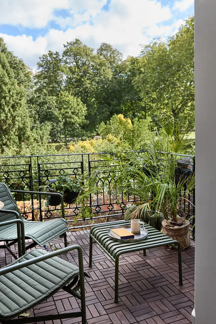 A deVOL Kitchen in a Beautiful Restored Georgian Townhouse in London 19 balcony