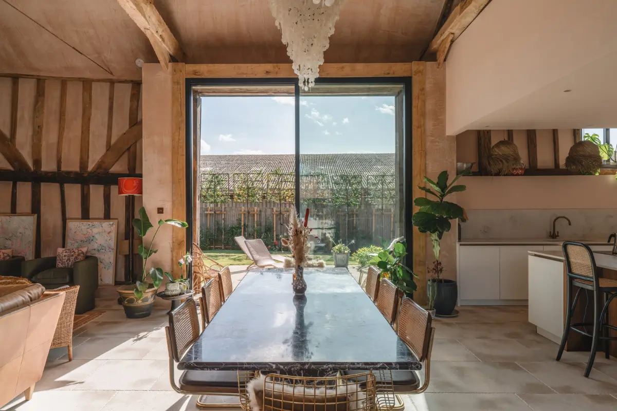 A Restored 18th-Century Barn in Blends Heritage and Modern Harmony 7 barn-conversion-england21