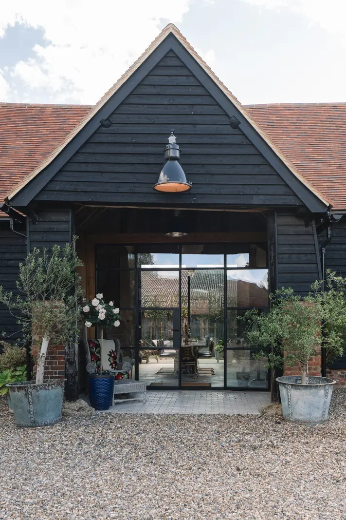 A Restored 18th-Century Barn in Blends Heritage and Modern Harmony 27 barn-conversion-england29