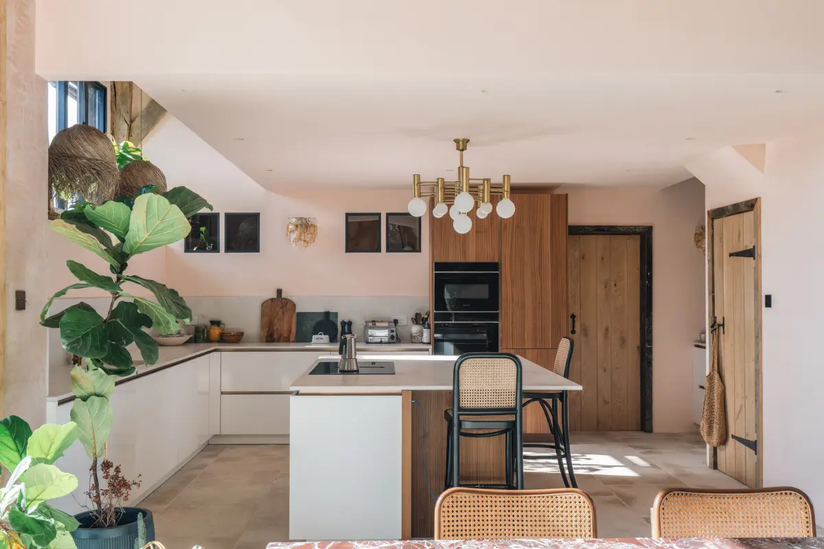 A Restored 18th-Century Barn in Blends Heritage and Modern Harmony 9 barn-conversion-england30