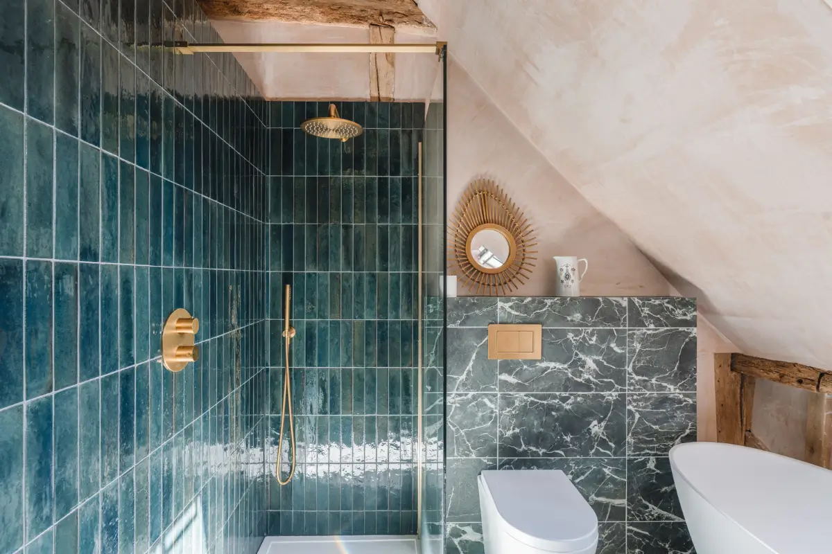 A Restored 18th-Century Barn in Blends Heritage and Modern Harmony 23 barn-conversion-england5