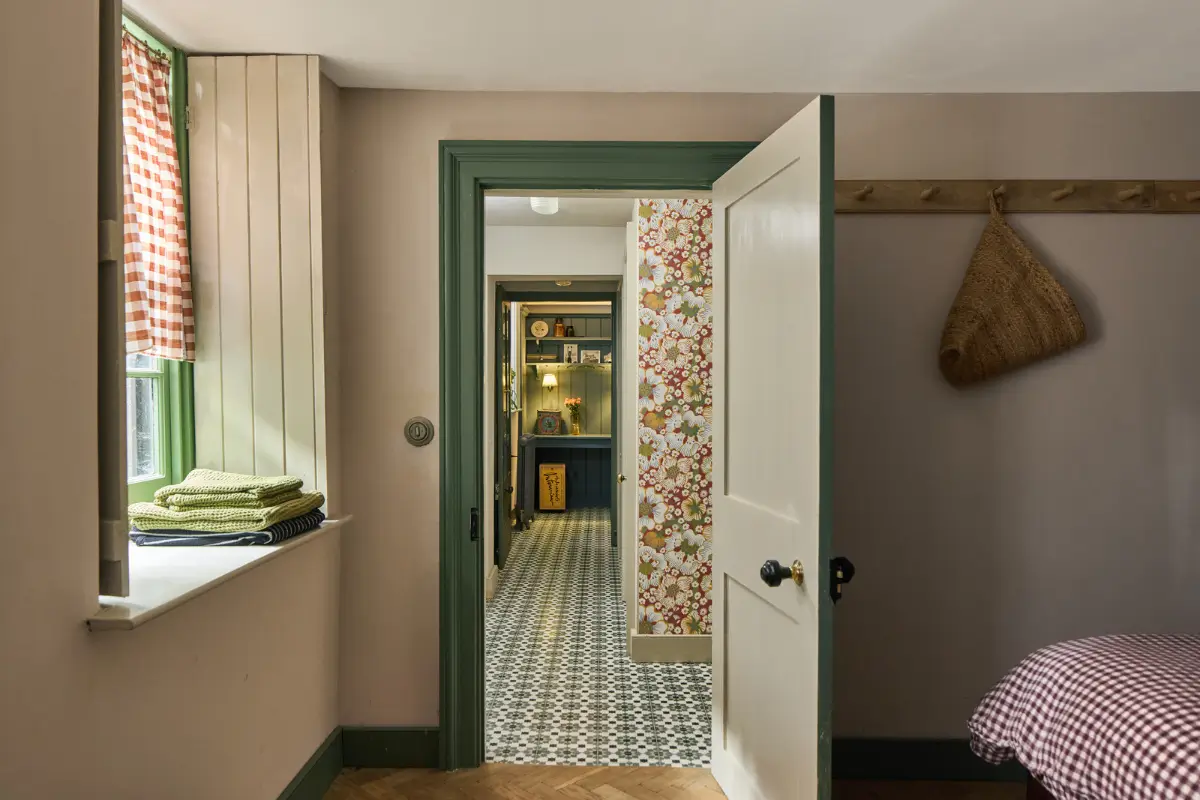 A deVOL Kitchen in a Beautiful Restored Georgian Townhouse in London 30 basement floor