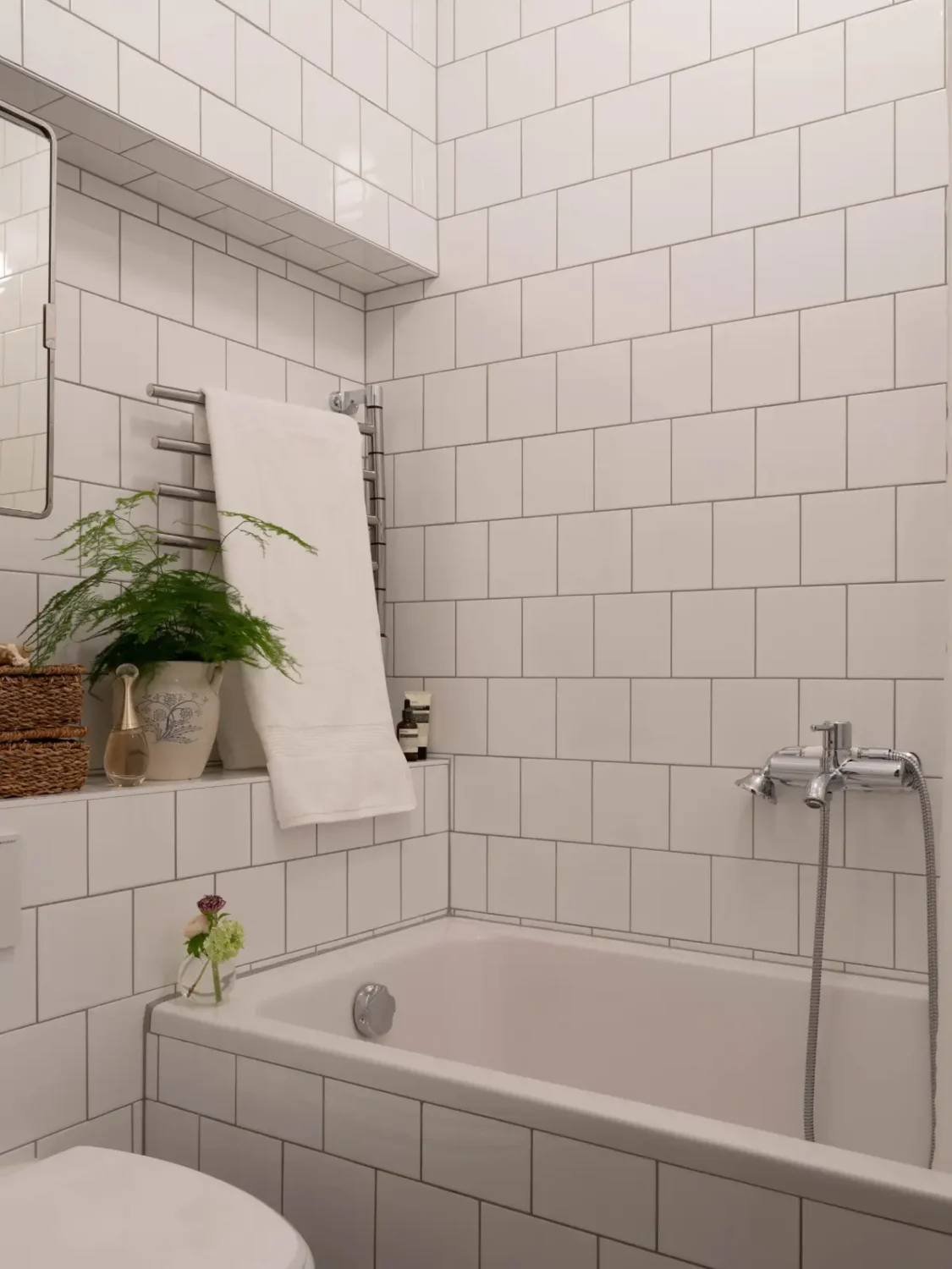 A Light and Spacious Corner Apartment in a 19th-Century Building 33 bathroom white tiles