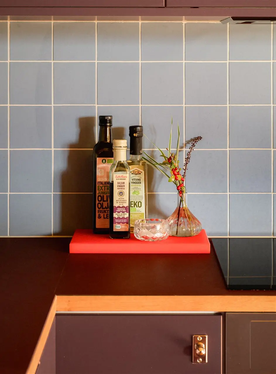 A Colorful Stockholm Family Apartment with Views of the Lake 15 blue backsplash tiles