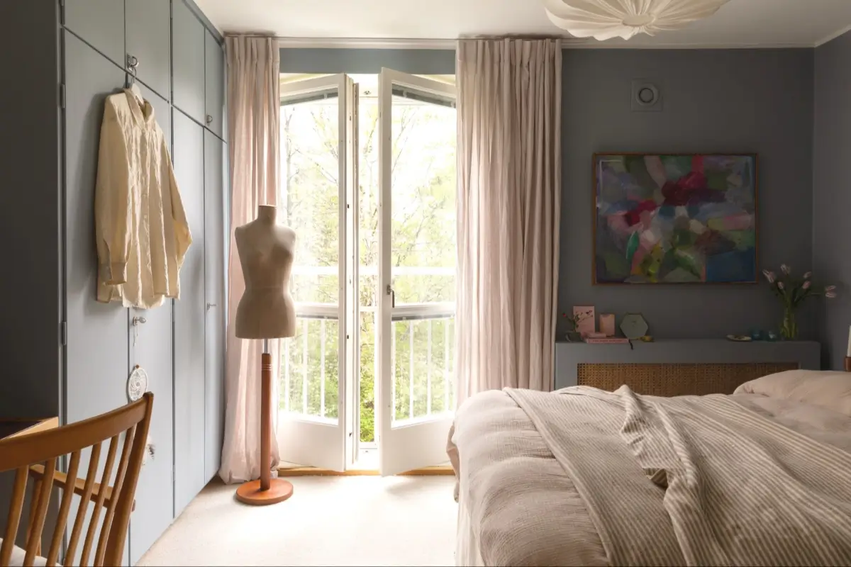 A Well-Preserved 1950s Apartment North of Stockholm 20 blue bedroom built in wardrobes french balcony A Well-Preserved 1950s Apartment North of Stockholm
