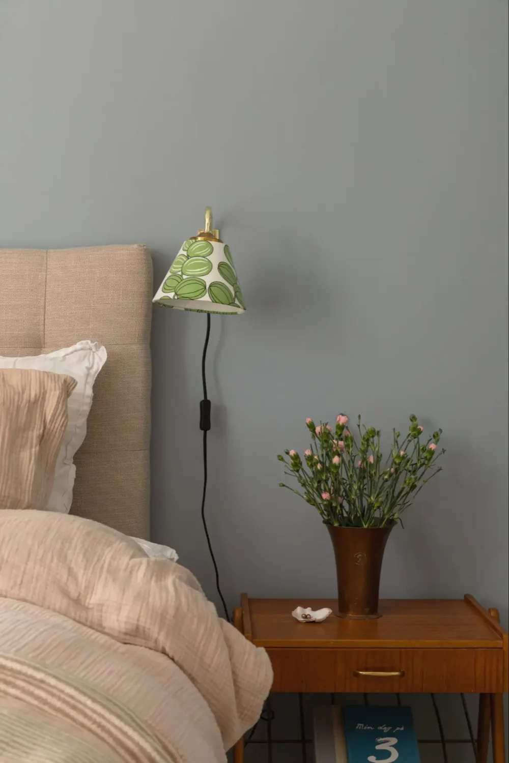 A Well-Preserved 1950s Apartment North of Stockholm 22 blue bedroom detail