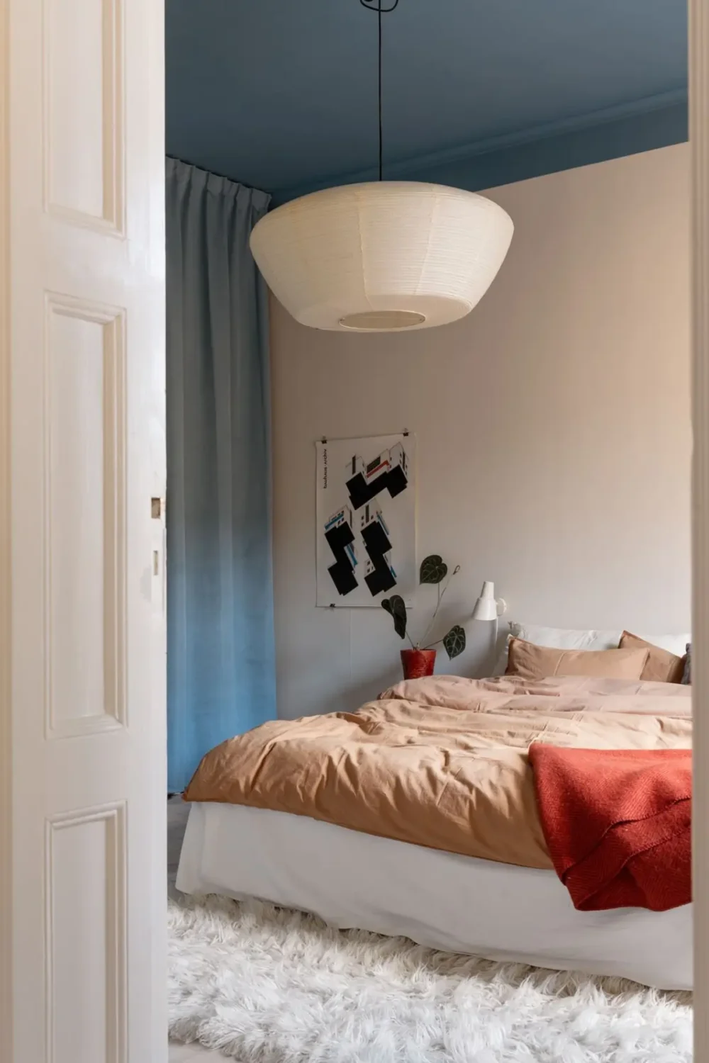 The Color Trends for 2026: A Return to Nature, Balance, and Grounding 36 blue-ceiling-curtains-bedroom-color-trends-2026-nordroom