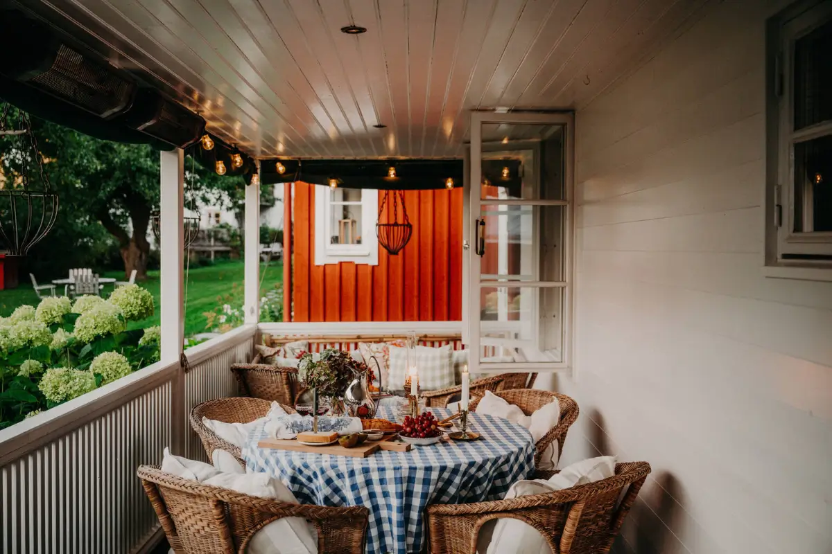 A Fairytale Home and Garden with Views of Gripsholm Castle in Sweden 5 charming-courtyard-family-home-sweden-nordroom1