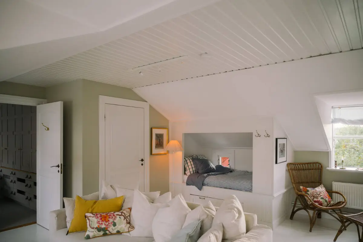 A Fairytale Home and Garden with Views of Gripsholm Castle in Sweden 26 charming-courtyard-family-home-sweden-nordroom26