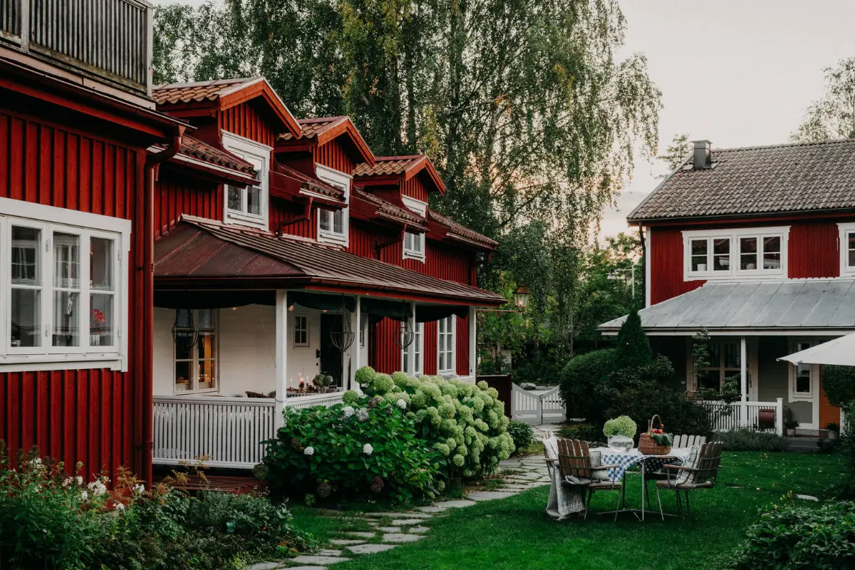 A Fairytale Home and Garden with Views of Gripsholm Castle in Sweden 2 charming-courtyard-family-home-sweden-nordroom58