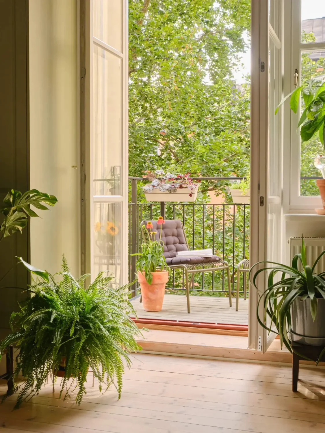 Green and Apricot Rooms in a Charming Stockholm Apartment 7 glass balcony doors
