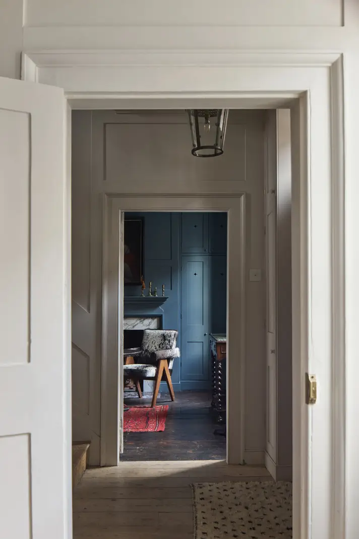A deVOL Kitchen in a Beautiful Restored Georgian Townhouse in London 11 hall wooden floorboards