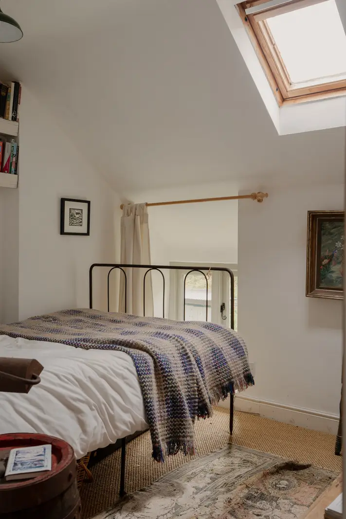 A Restored Welsh Longhouse Where Centuries of Craft Meet Contemporary Calm 17 historic-farmhouse-wales8