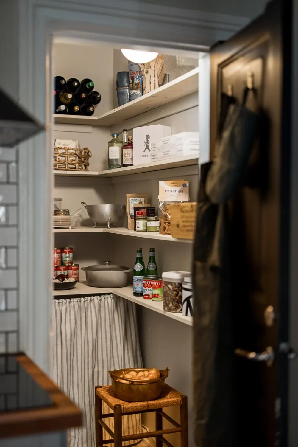 Warm Neutral Tones and Period Features in a Swedish Apartment 20 c