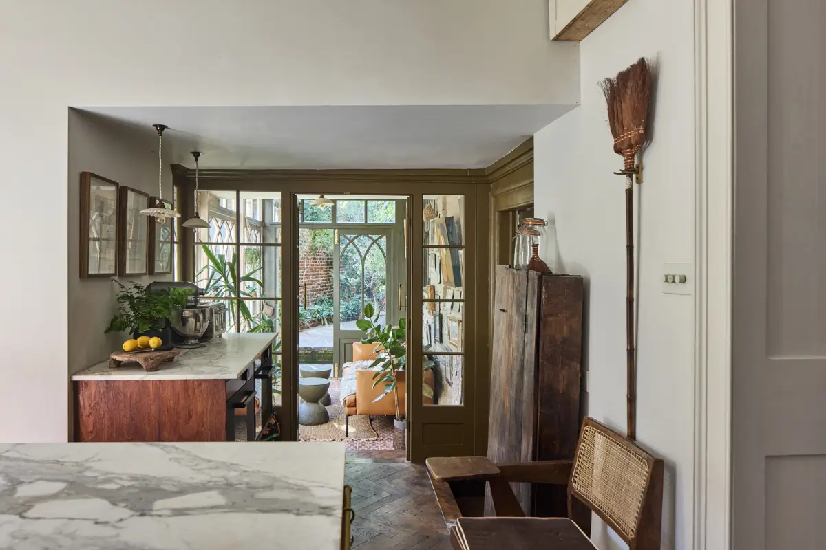 A deVOL Kitchen in a Beautiful Restored Georgian Townhouse in London 5 kitchen with garden room