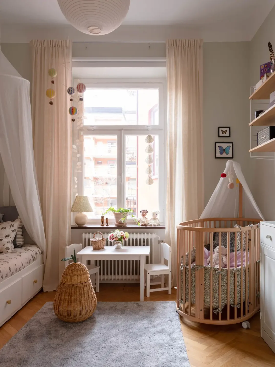 A Light and Spacious Corner Apartment in a 19th-Century Building 29 light colored nursery parquet floor