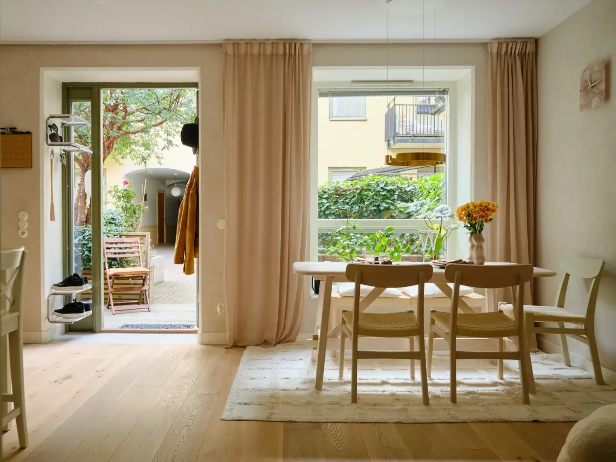 Former Stables Transformed into a Modern, Light House with Plaster Walls 3 light open-plan living room