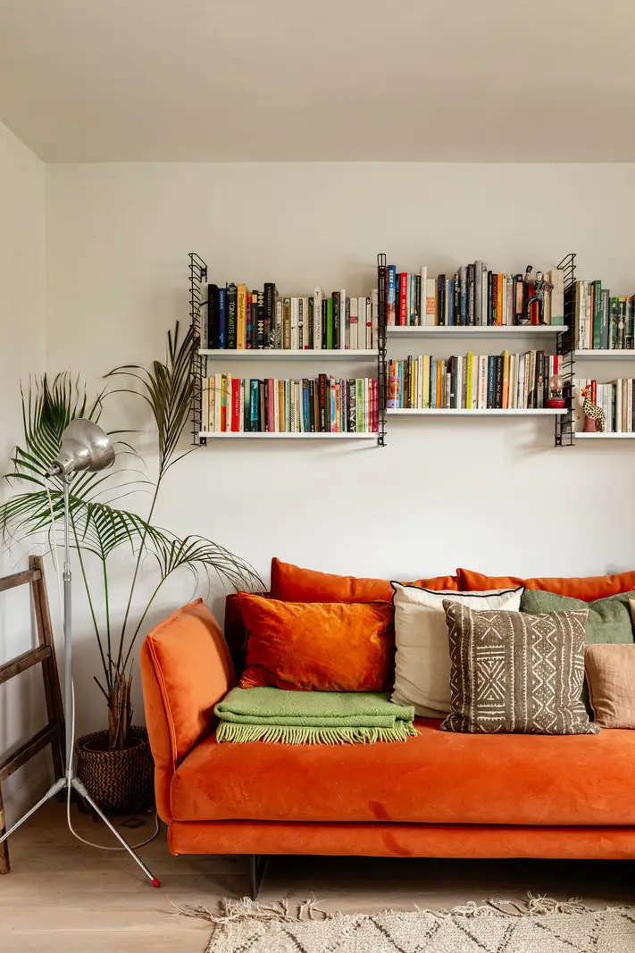 Color, Plants, and Art in a London Duplex Apartment 8 london-duplex-color-plants-art12