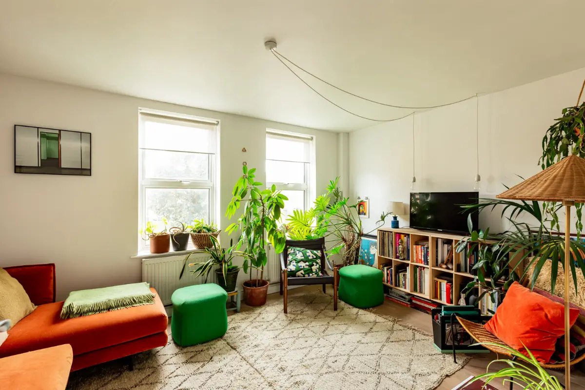 Color, Plants, and Art in a London Duplex Apartment 6 london-duplex-color-plants-art13