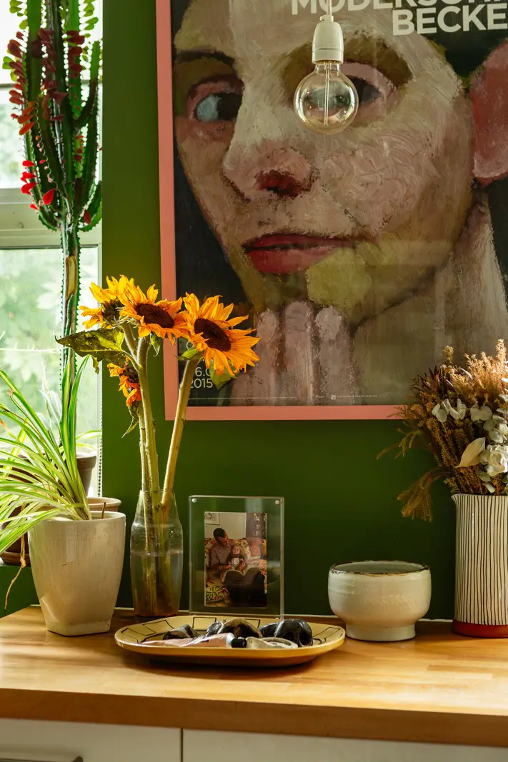 Color, Plants, and Art in a London Duplex Apartment 2 london-duplex-color-plants-art17