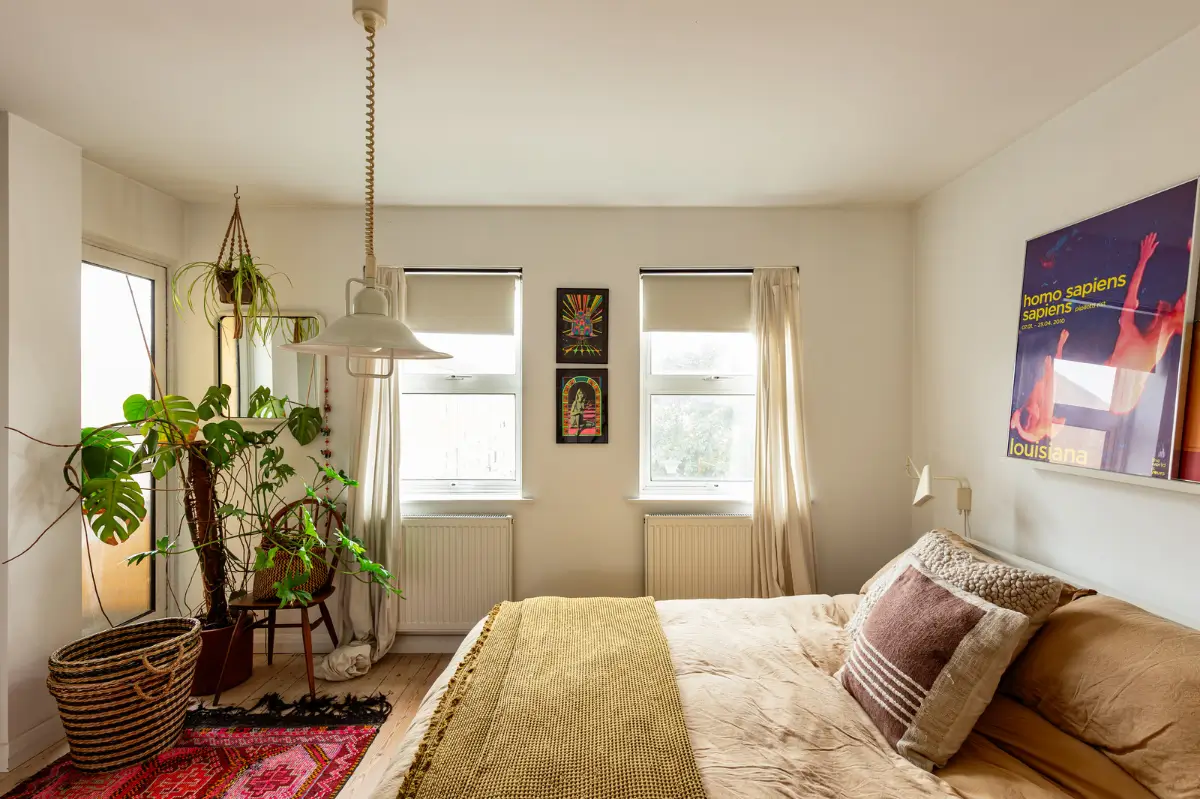 Color, Plants, and Art in a London Duplex Apartment 18 london-duplex-color-plants-art2