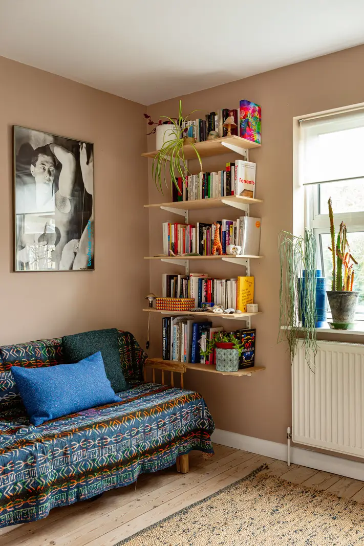 Color, Plants, and Art in a London Duplex Apartment 15 london-duplex-color-plants-art7