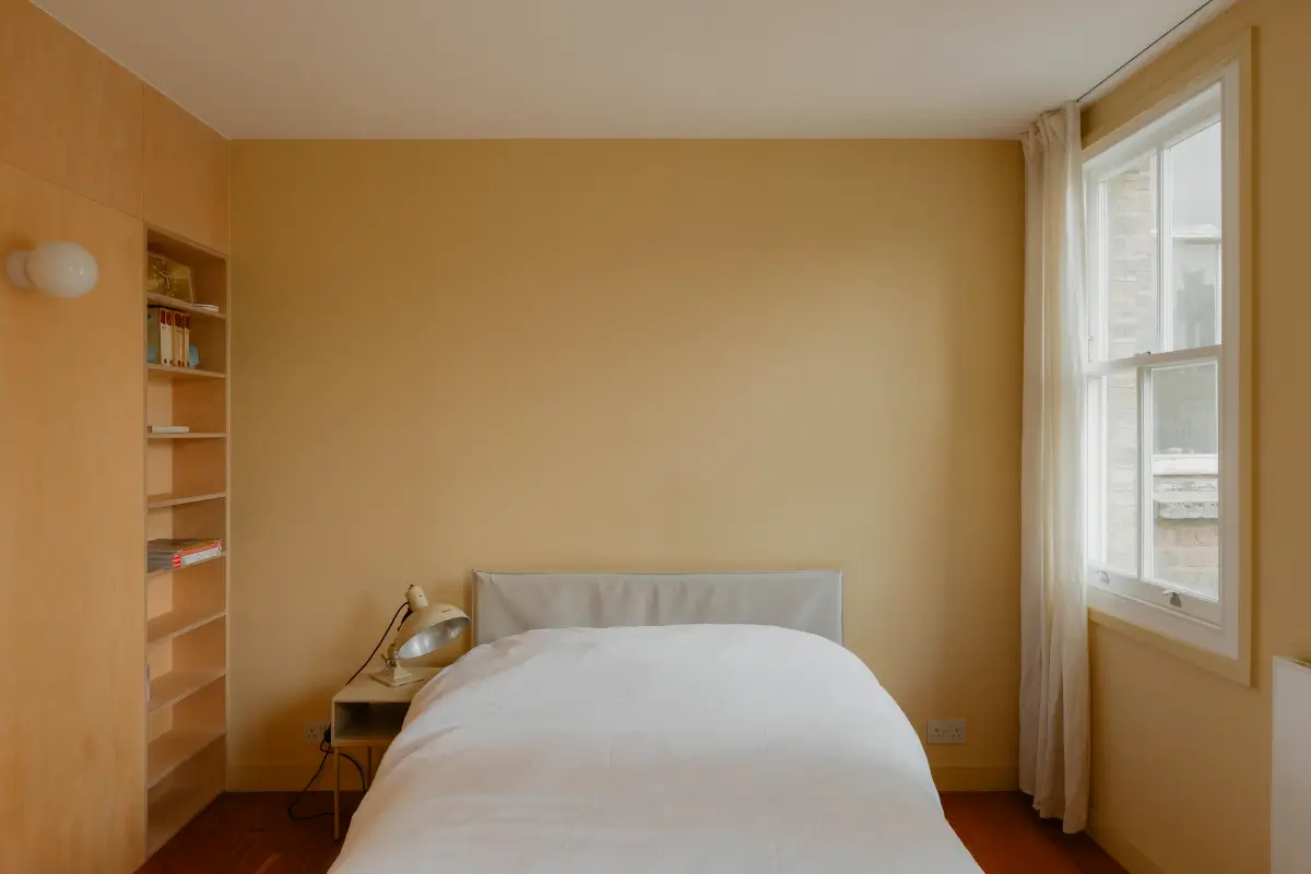 A Contemporary Two-Bedroom Townhouse with a Paneled Master Suite 34 modern-architect-designed-townhouse-notting-hill-london-nordroom1