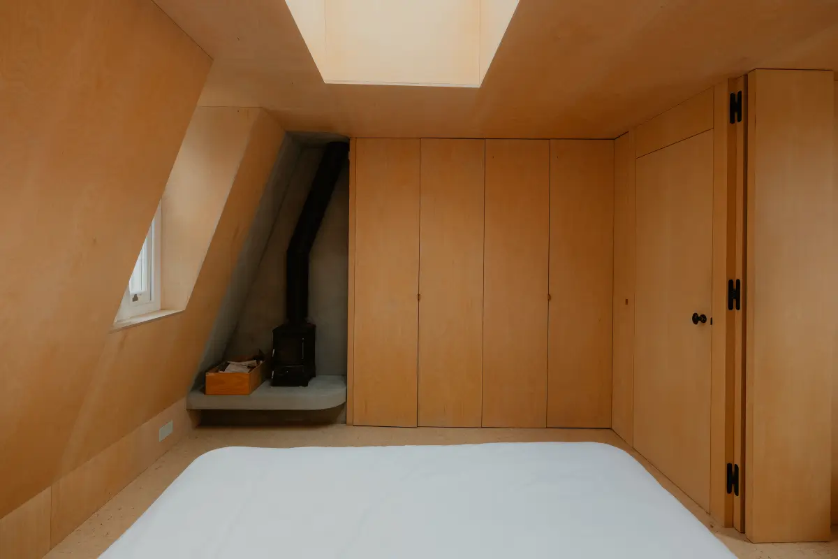 A Contemporary Two-Bedroom Townhouse with a Paneled Master Suite 24 modern-architect-designed-townhouse-notting-hill-london-nordroom10