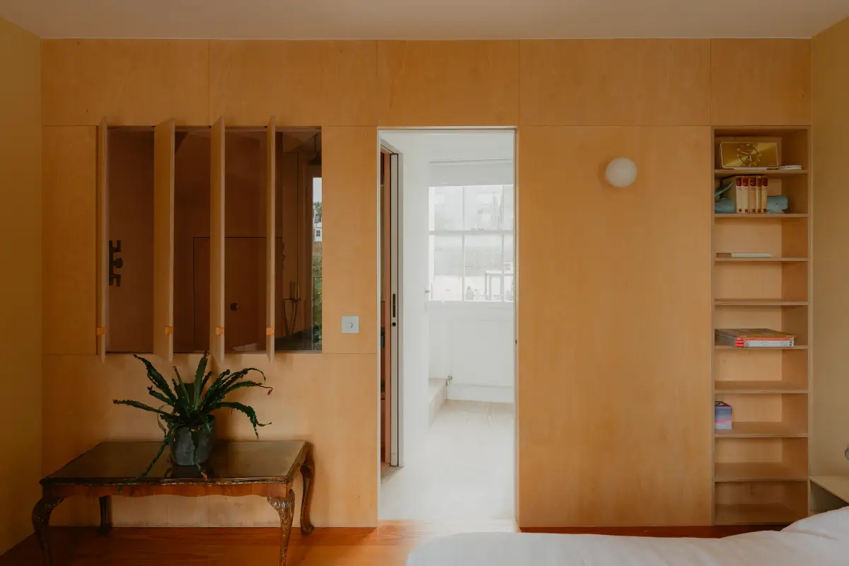 A Contemporary Two-Bedroom Townhouse with a Paneled Master Suite 21 modern-architect-designed-townhouse-notting-hill-london-nordroom13