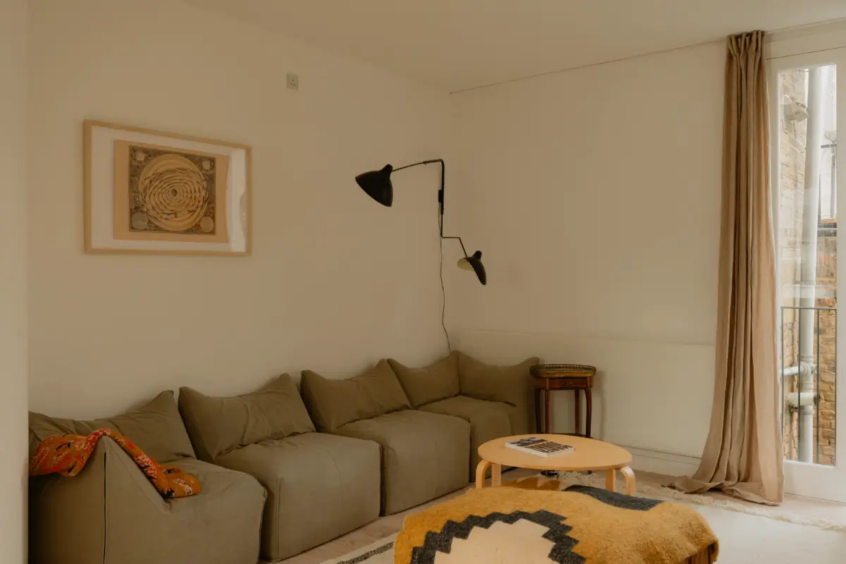 A Contemporary Two-Bedroom Townhouse with a Paneled Master Suite 18 modern-architect-designed-townhouse-notting-hill-london-nordroom19