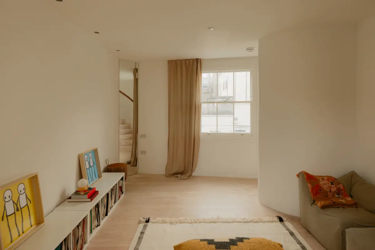 A Contemporary Two-Bedroom Townhouse with a Paneled Master Suite 19 modern-architect-designed-townhouse-notting-hill-london-nordroom21