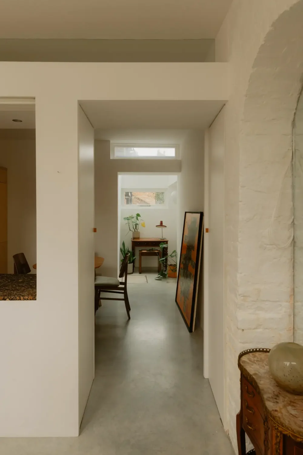 A Contemporary Two-Bedroom Townhouse with a Paneled Master Suite 11 modern-architect-designed-townhouse-notting-hill-london-nordroom24