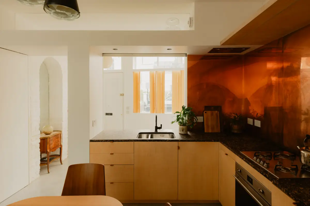 A Contemporary Two-Bedroom Townhouse with a Paneled Master Suite 7 modern-architect-designed-townhouse-notting-hill-london-nordroom29