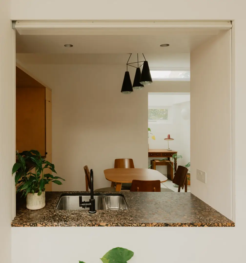 A Contemporary Two-Bedroom Townhouse with a Paneled Master Suite 5 modern-architect-designed-townhouse-notting-hill-london-nordroom30