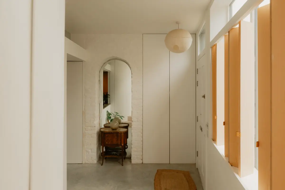 A Contemporary Two-Bedroom Townhouse with a Paneled Master Suite 2 modern-architect-designed-townhouse-notting-hill-london-nordroom33