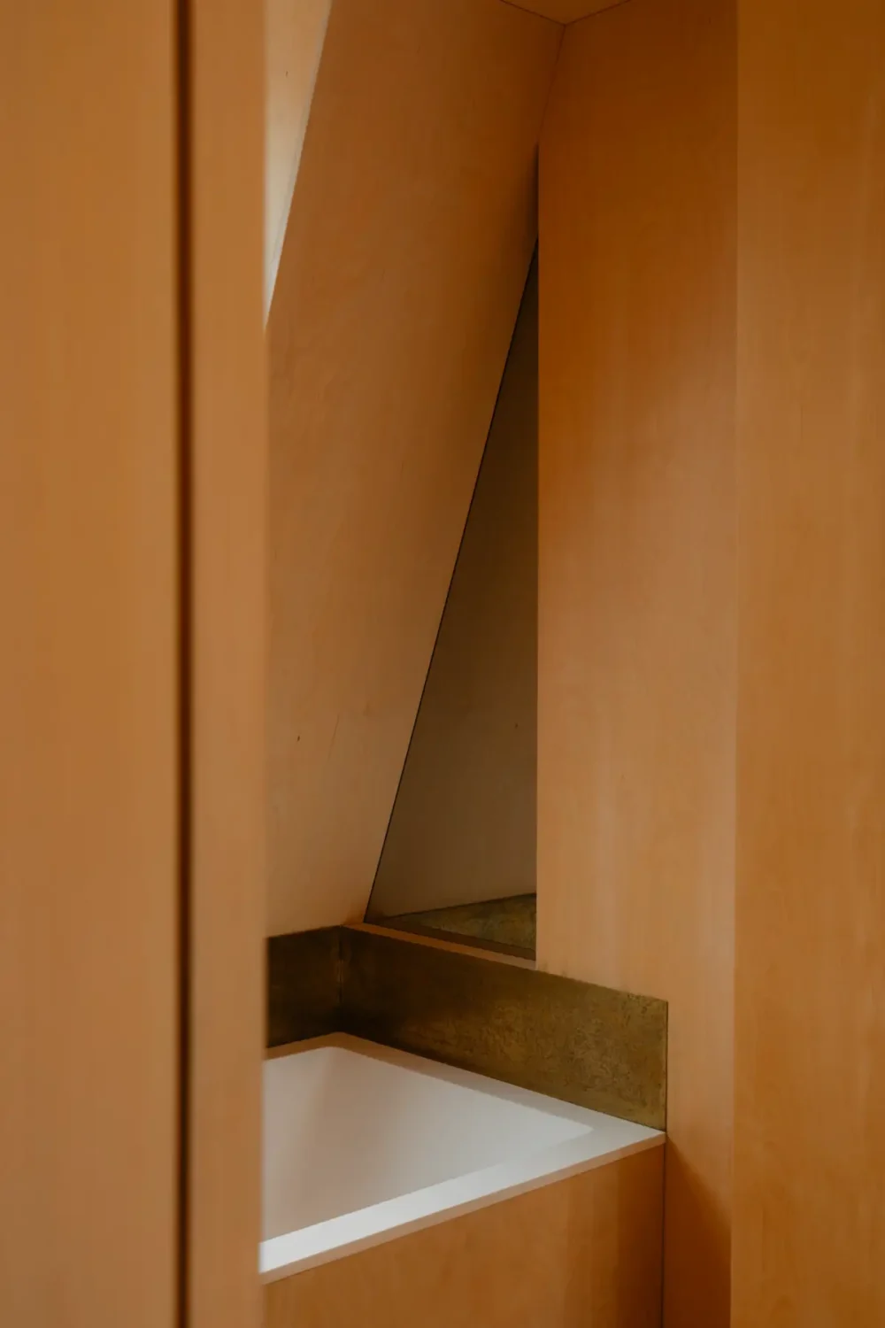 A Contemporary Two-Bedroom Townhouse with a Paneled Master Suite 31 modern-architect-designed-townhouse-notting-hill-london-nordroom4