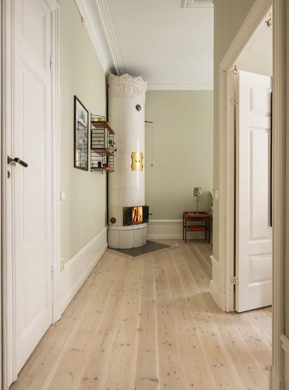 open hall to bedroom